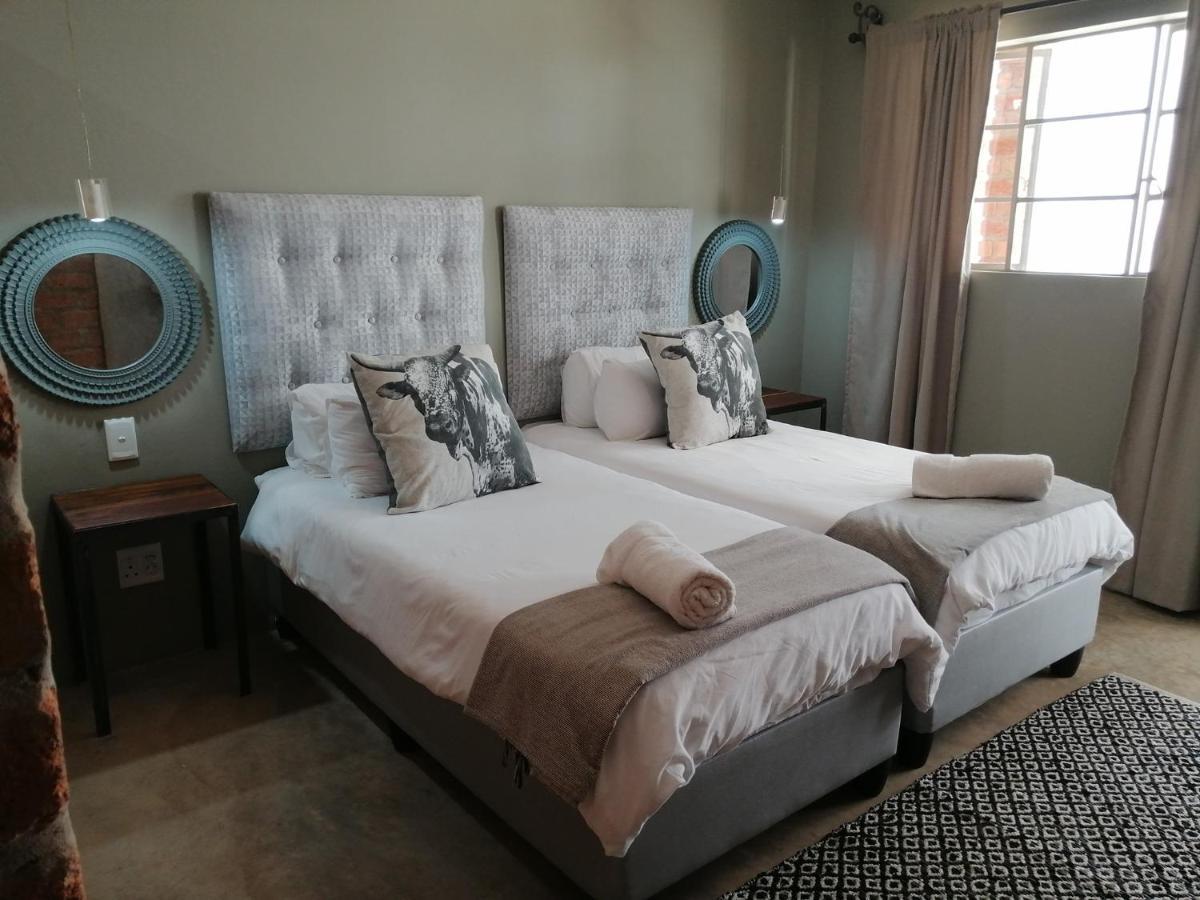 Tsumeb Theater Guesthouse Extérieur photo