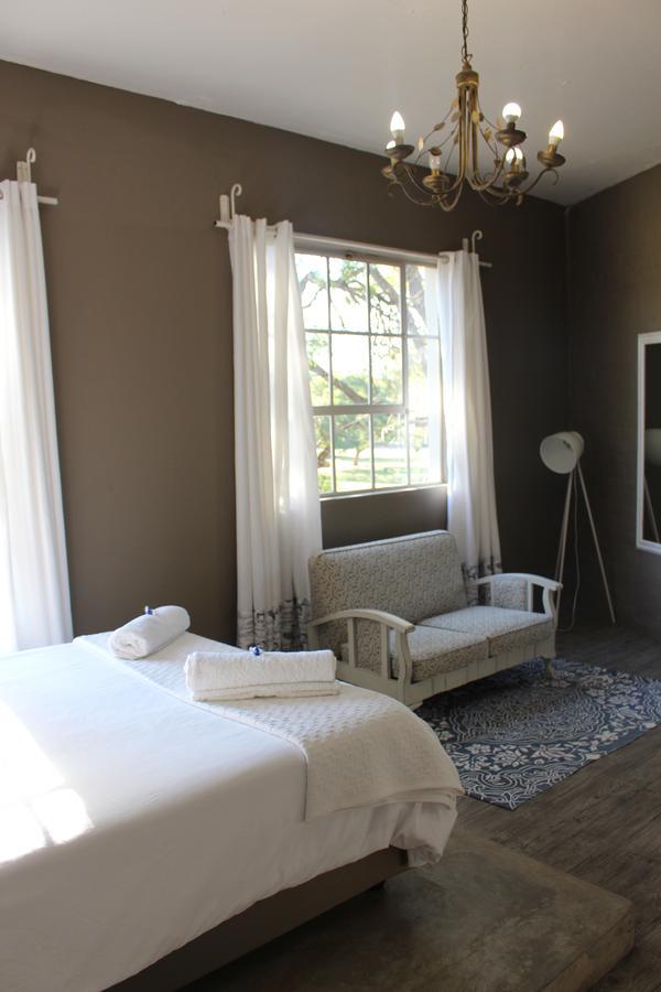 Tsumeb Theater Guesthouse Extérieur photo