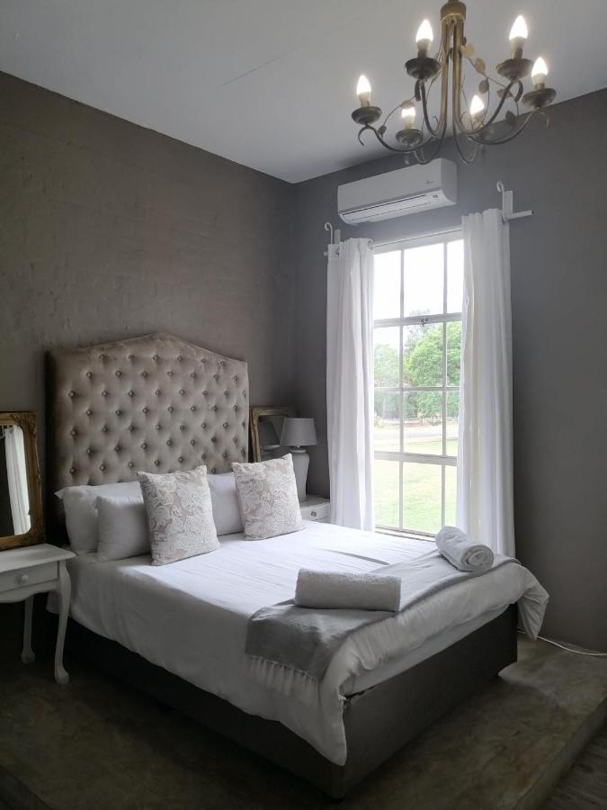 Tsumeb Theater Guesthouse Extérieur photo